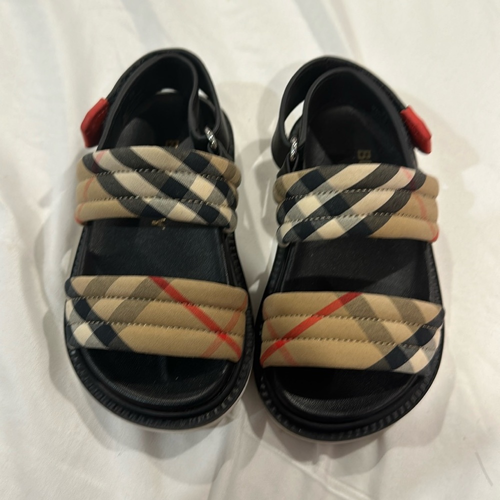 Toddler Burberry sandals size 23